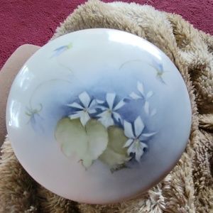 Beautiful vintage limoges France trinket box